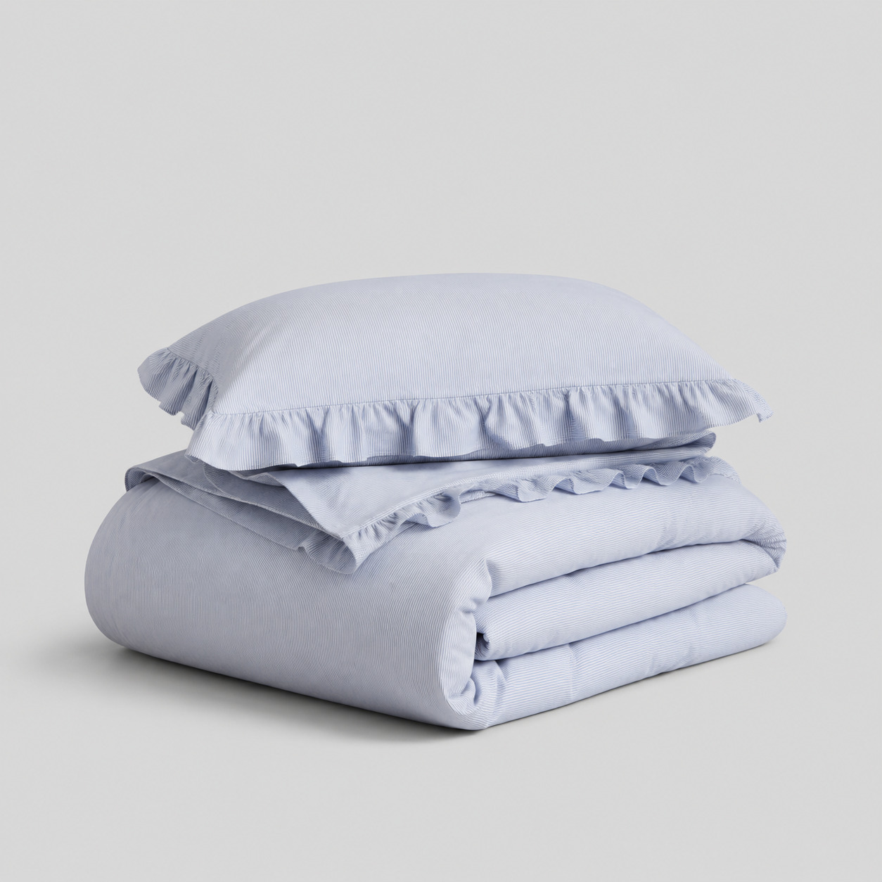 Retro blue striped duvet cover with ruffled edges